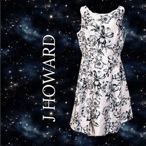 J HOWARD LADIES DRESS SIZE:14. Measurements are in the photographs.